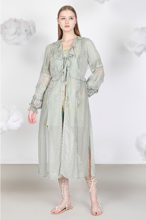 Blank Leonita Coverup